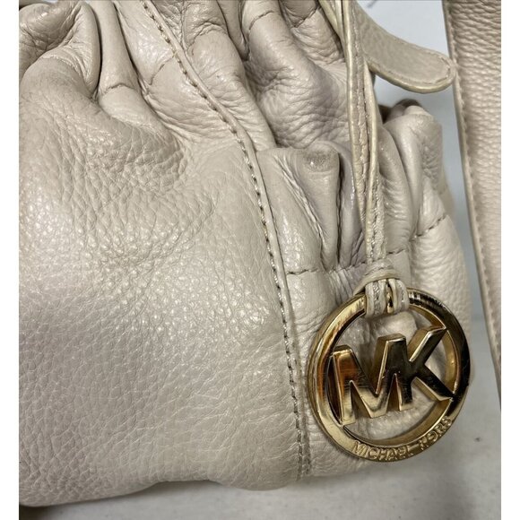 Michael Kors Cream Leather Drawstring Shoulder Bag With Gold Accents - Picture 2 of 14